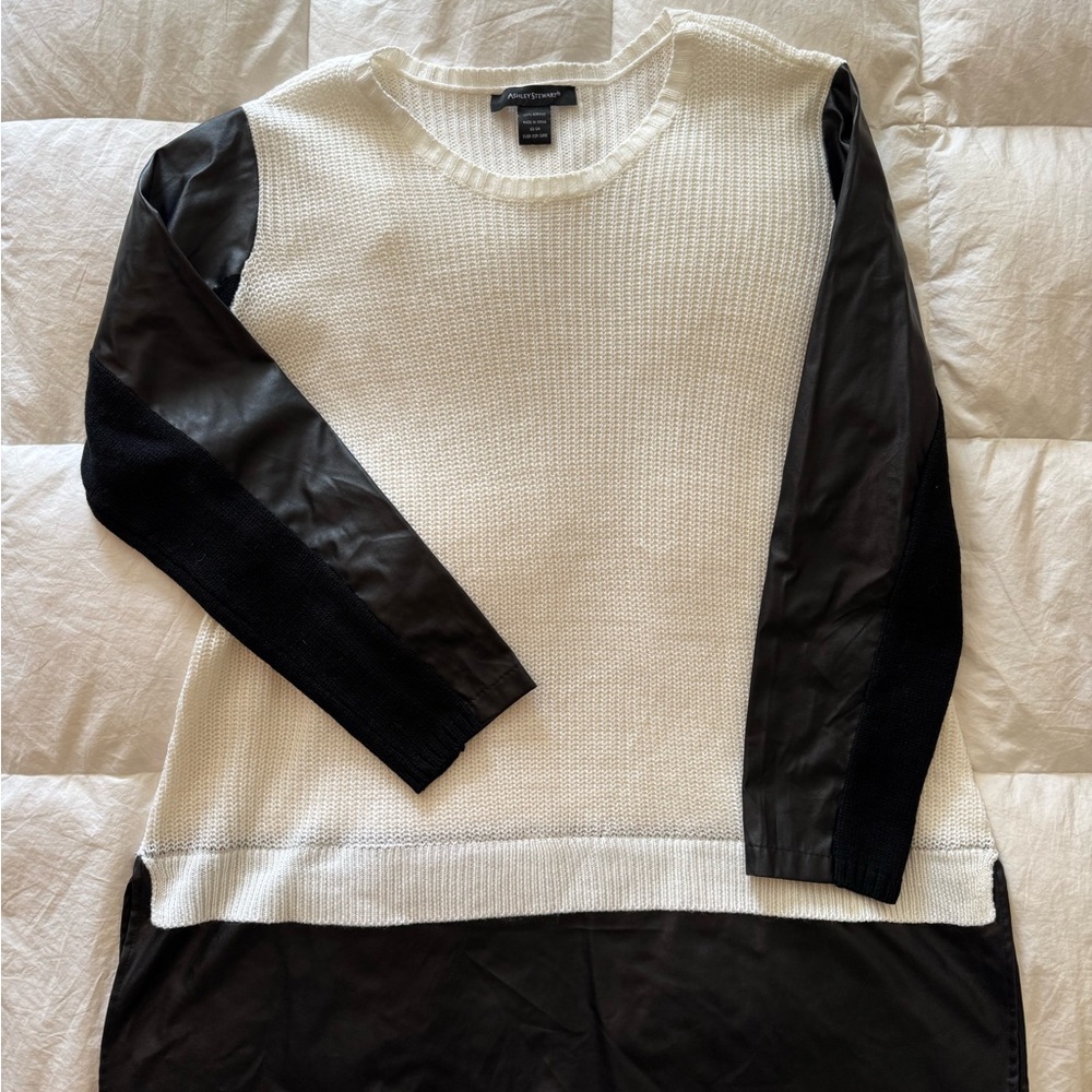 Women's Black and Cream Sweater